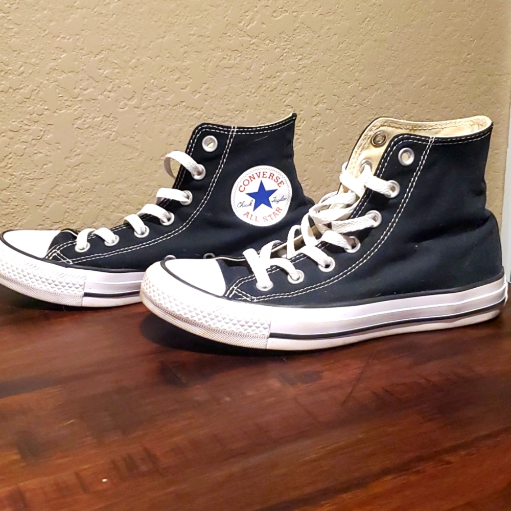 Converse Black High-Tops Size 6.5W